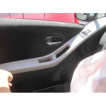 toyota yaris del año 2011