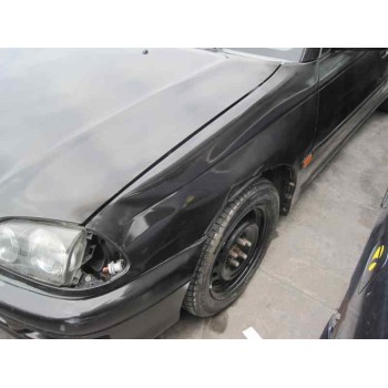 toyota avensis berlina (t 22) del año 2001