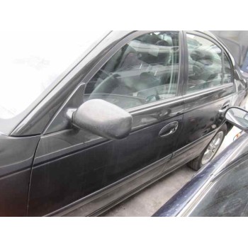 toyota avensis berlina (t 22) del año 2001