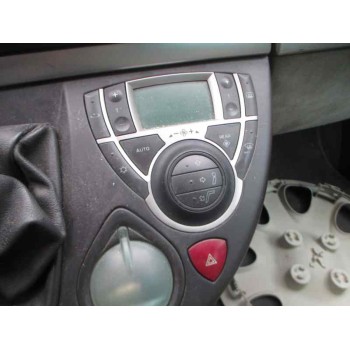 peugeot 807 del año 2004