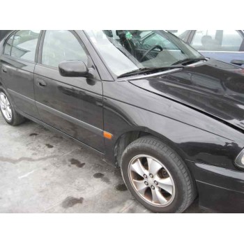 toyota avensis berlina (t 22) del año 2001