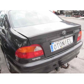 toyota avensis berlina (t 22) del año 2001