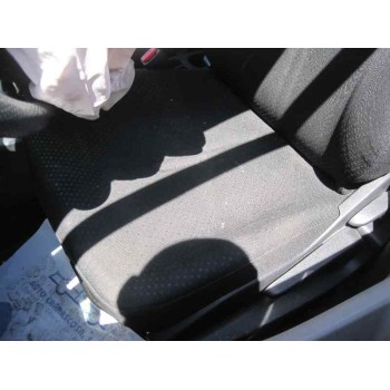 toyota yaris del año 2011