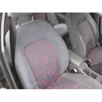 toyota avensis berlina (t 22) del año 2001