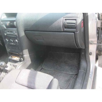 opel astra g berlina del año 2001