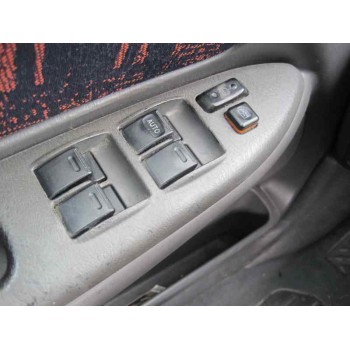 toyota avensis berlina (t 22) del año 2001