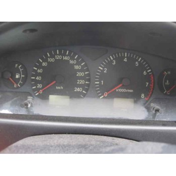 toyota avensis berlina (t 22) del año 2001