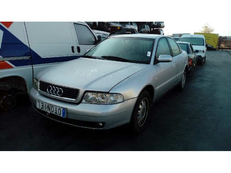 audi a4 berlina (b5) del año 2000