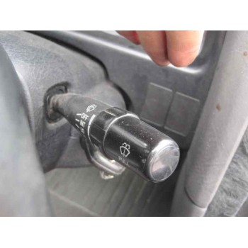 toyota avensis berlina (t 22) del año 2001