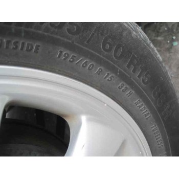 toyota avensis berlina (t 22) del año 2001