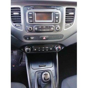 kia carens ( ) del año 2015