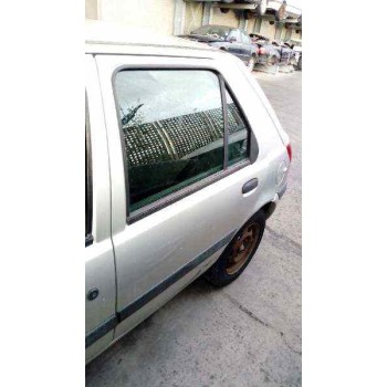 ford fiesta berlina (dx) del año 2000