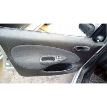 ford fiesta berlina (dx) del año 2000