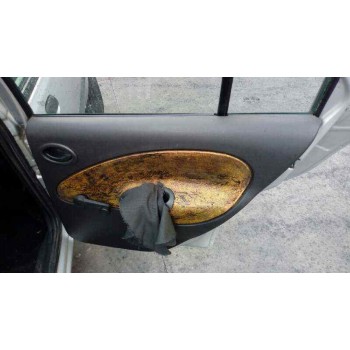 ford fiesta berlina (dx) del año 2000