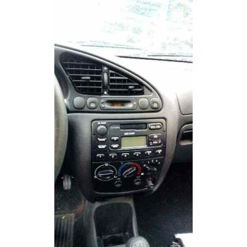 ford fiesta berlina (dx) del año 2000