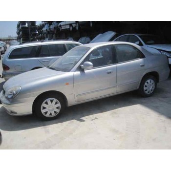 daewoo nubira berlina del año 2000