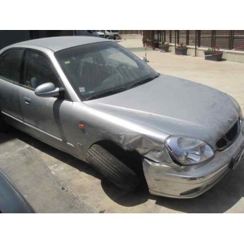 daewoo nubira berlina del año 2000