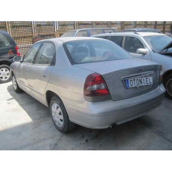 daewoo nubira berlina del año 2000