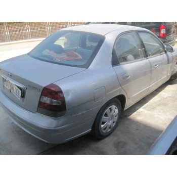daewoo nubira berlina del año 2000