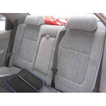 daewoo nubira berlina del año 2000