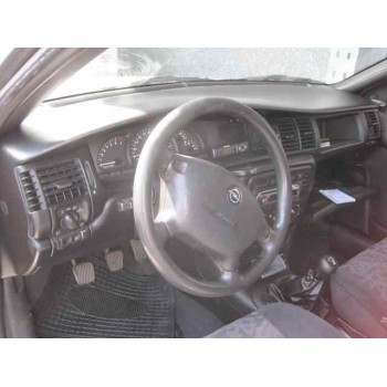 opel vectra b berlina del año 1996