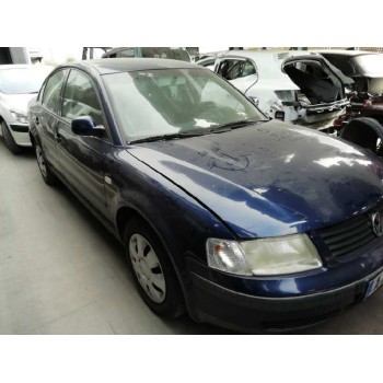 VOLKSWAGEN PASSAT BERLINA (3B2)