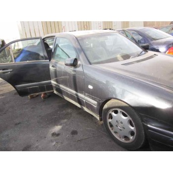 mercedes-benz clase e (w210) berlina del año 1999