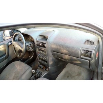 opel astra g berlina del año 2002