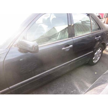 mercedes-benz clase e (w210) berlina del año 1999