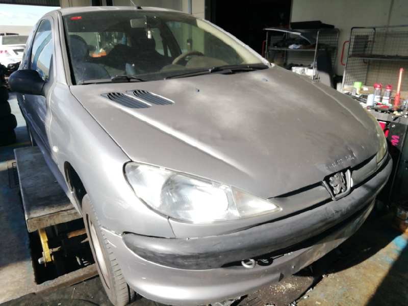 PEUGEOT 206 BERLINA