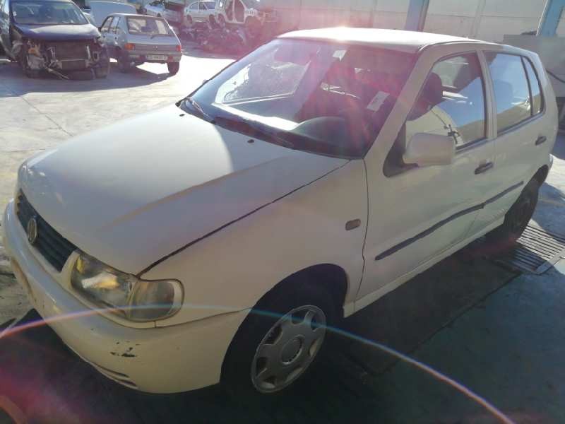 VOLKSWAGEN POLO BERLINA (6N1)