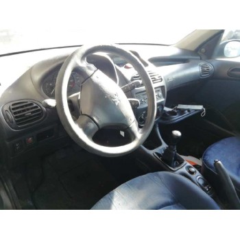 peugeot 206 berlina del año 2002