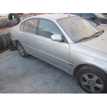 TOYOTA AVENSIS BERLINA (T 22)