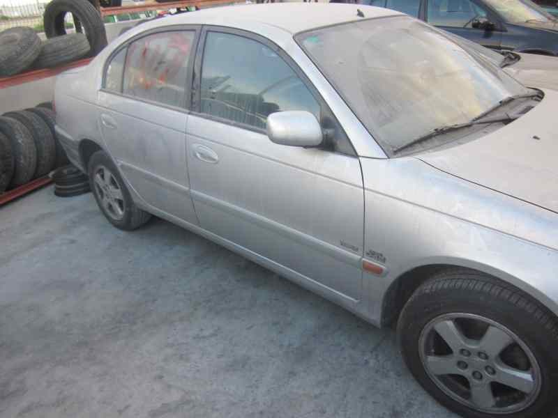 toyota avensis berlina (t 22) del año 2002