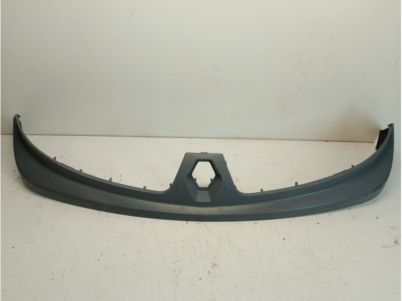 Recambio de rejilla paragolpes central para renault trafic ii caja/chasis (el) 2.5 dci referencia OEM IAM 623100247R  