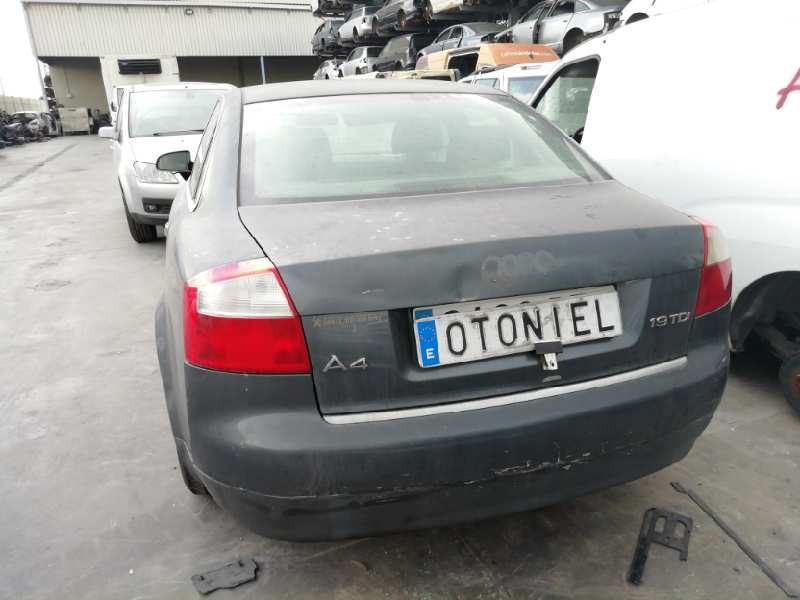 AUDI A4 BERLINA (8E)