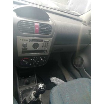 opel corsa c del año 2001