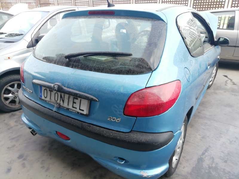 peugeot 206 berlina del año 2001