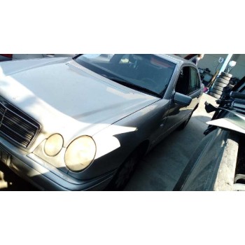 mercedes-benz clase e (w210) berlina del año 1999