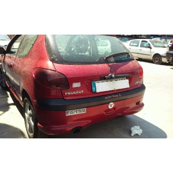 peugeot 206 berlina del año 2001