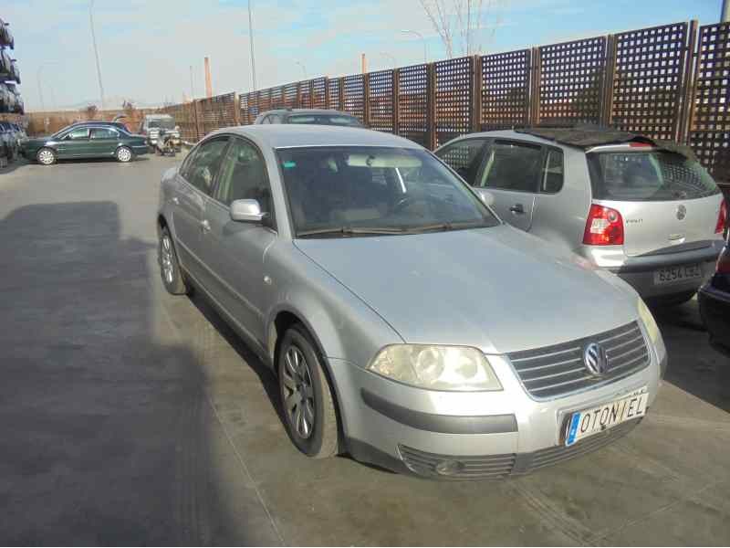VOLKSWAGEN PASSAT BERLINA (3B3)