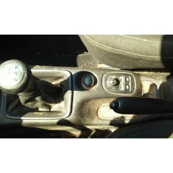 peugeot 206 berlina del año 2001