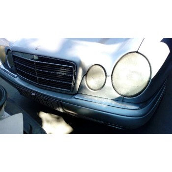 mercedes-benz clase e (w210) berlina del año 1999