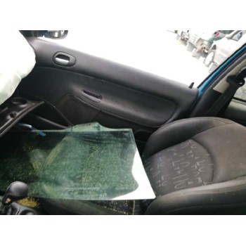 peugeot 206 berlina del año 2001