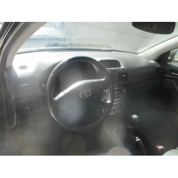 toyota avensis berlina (t25) del año 2004