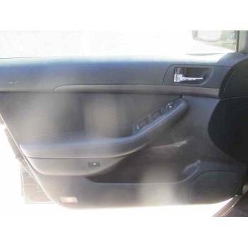 toyota avensis berlina (t25) del año 2004