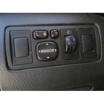 toyota avensis berlina (t25) del año 2004