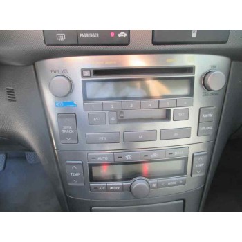 toyota avensis berlina (t25) del año 2004