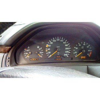 mercedes-benz clase e (w210) berlina del año 1999