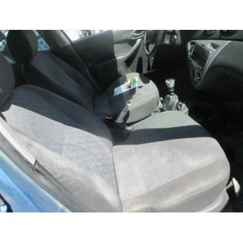 ford focus berlina (cak) del año 2000